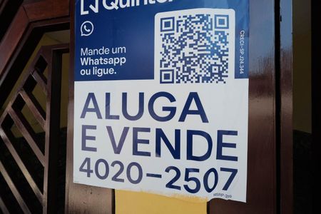 Casa à venda com 230m², 4 quartos e 2 vagasFachada