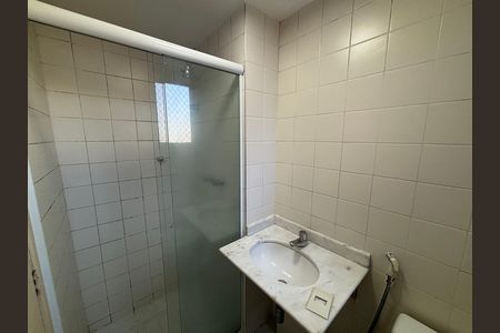 Banheiro social de apartamento à venda com 2 quartos, 51m² em Cidade Patriarca, São Paulo