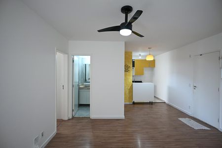 Sala de apartamento à venda com 2 quartos, 52m² em Jardim Monte Alegre, Taboão da Serra