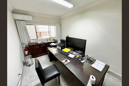 Casa para alugar com 200m², 5 quartos e 2 vagas Casa para alugar com 200m², 5 quartos e 2 vagasEscritório