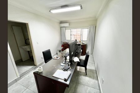 Casa para alugar com 200m², 5 quartos e 2 vagas Casa para alugar com 200m², 5 quartos e 2 vagasEscritório