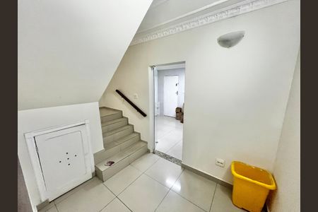 Casa para alugar com 200m², 5 quartos e 2 vagas Casa para alugar com 200m², 5 quartos e 2 vagasCorredor
