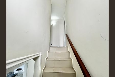 Casa para alugar com 200m², 5 quartos e 2 vagas Casa para alugar com 200m², 5 quartos e 2 vagasCorredor