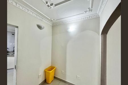 Casa para alugar com 200m², 5 quartos e 2 vagas Casa para alugar com 200m², 5 quartos e 2 vagasCorredor