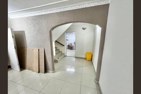 Casa para alugar com 200m², 5 quartos e 2 vagas Casa para alugar com 200m², 5 quartos e 2 vagasSala