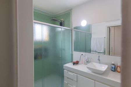 Casa para alugar com 350m², 6 quartos e 4 vagas Casa para alugar com 350m², 6 quartos e 4 vagasBanheiro da Suíte 1