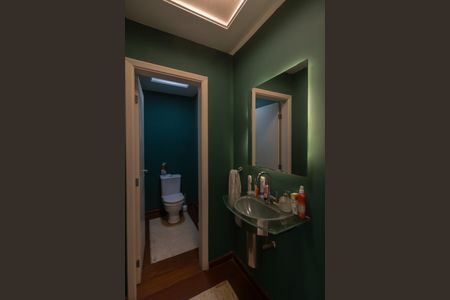 Casa para alugar com 350m², 6 quartos e 4 vagas Casa para alugar com 350m², 6 quartos e 4 vagasLavabo