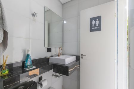 Casa para alugar com 350m², 6 quartos e 4 vagas Casa para alugar com 350m², 6 quartos e 4 vagasBanheiro Externo