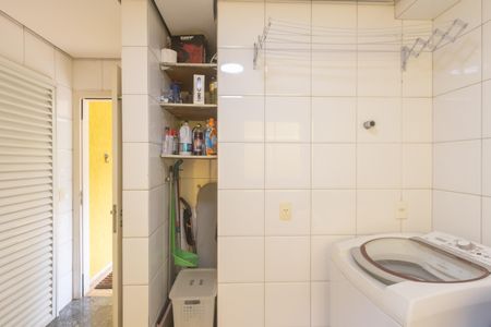 Casa para alugar com 350m², 6 quartos e 4 vagas Casa para alugar com 350m², 6 quartos e 4 vagasÁrea de Serviço