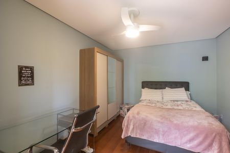 Casa para alugar com 350m², 6 quartos e 4 vagas Casa para alugar com 350m², 6 quartos e 4 vagasQuarto 1