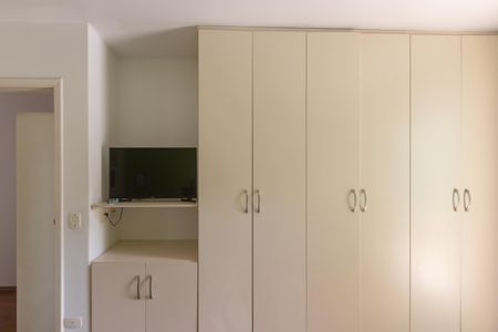 Casa para alugar com 350m², 6 quartos e 4 vagas Casa para alugar com 350m², 6 quartos e 4 vagasSuíte 2