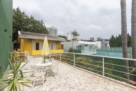 Casa para alugar com 350m², 6 quartos e 4 vagas Casa para alugar com 350m², 6 quartos e 4 vagasÁrea externa