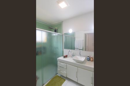 Casa para alugar com 350m², 6 quartos e 4 vagas Casa para alugar com 350m², 6 quartos e 4 vagasBanheiro da Suíte 1