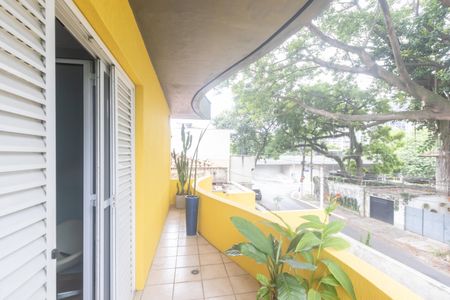 Casa para alugar com 350m², 6 quartos e 4 vagas Casa para alugar com 350m², 6 quartos e 4 vagasSuíte 1