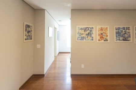 Casa para alugar com 350m², 6 quartos e 4 vagas Casa para alugar com 350m², 6 quartos e 4 vagasSala