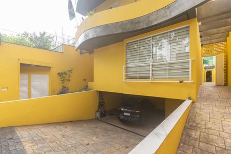 Casa para alugar com 350m², 6 quartos e 4 vagas Casa para alugar com 350m², 6 quartos e 4 vagasGaragem