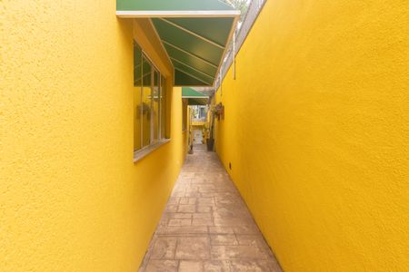 Casa para alugar com 350m², 6 quartos e 4 vagas Casa para alugar com 350m², 6 quartos e 4 vagasCorredor