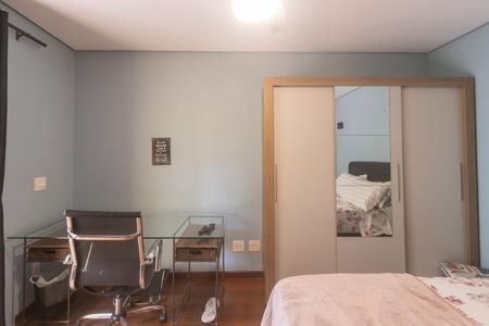 Casa para alugar com 350m², 6 quartos e 4 vagas Casa para alugar com 350m², 6 quartos e 4 vagasQuarto 1