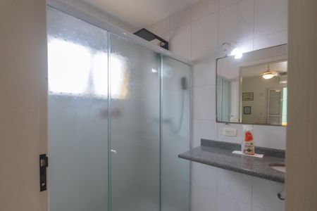 Casa para alugar com 350m², 6 quartos e 4 vagas Casa para alugar com 350m², 6 quartos e 4 vagasBanheiro da Suíte 2