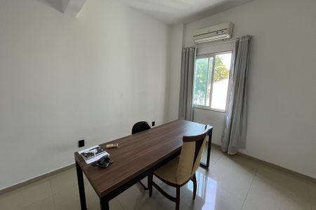 Casa para alugar com 391m², 4 quartos e 3 vagasEscritorio