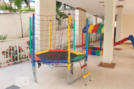 Apartamento à venda com 100m², 2 quartos e 1 vaga Apartamento à venda com 100m², 2 quartos e 1 vagaÁrea comum - Playground