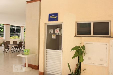 Apartamento à venda com 100m², 2 quartos e 1 vaga Apartamento à venda com 100m², 2 quartos e 1 vagaÁrea comum