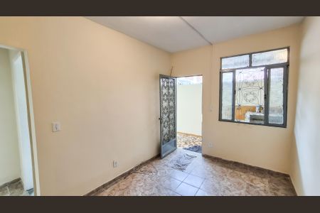 Sala de casa para alugar com 2 quartos, 60m² em Vaz Lobo, Rio de Janeiro