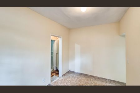 Casa para alugar com 60m², 2 quartos e 2 vagasSala