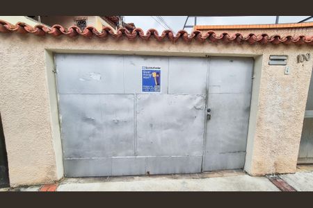 Casa para alugar com 60m², 2 quartos e 2 vagasFrente da Casa e Plaquinha 