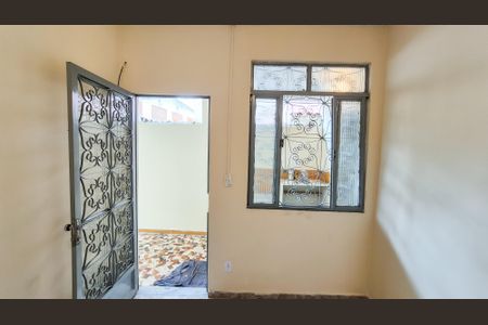 Casa para alugar com 60m², 2 quartos e 2 vagasSala