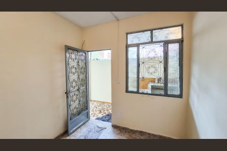 Sala de casa para alugar com 2 quartos, 60m² em Vaz Lobo, Rio de Janeiro