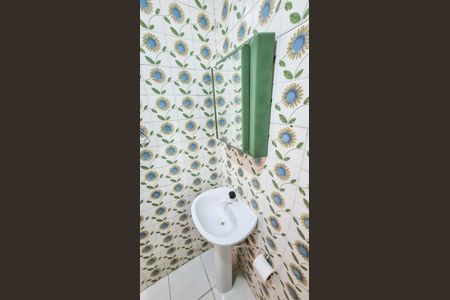 Casa para alugar com 60m², 2 quartos e 2 vagasBanheiro