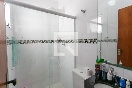 Casa para alugar com 92m², 3 quartos e 2 vagasBanheiro social