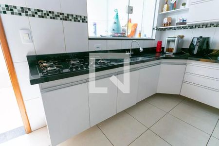 Casa para alugar com 92m², 3 quartos e 2 vagasCozinha