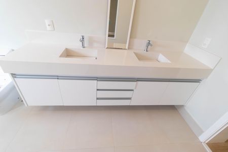 Casa de condomínio à venda com 1076m², 7 quartos e 5 vagasBanheiro da Suíte 05