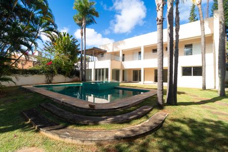 Casa de condomínio à venda com 1076m², 7 quartos e 5 vagasQuintal