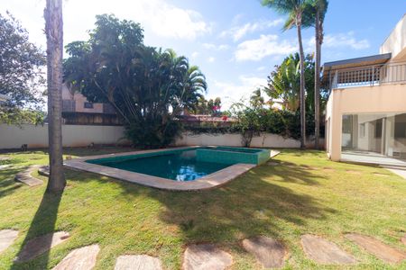Casa de condomínio à venda com 1076m², 7 quartos e 5 vagasQuintal