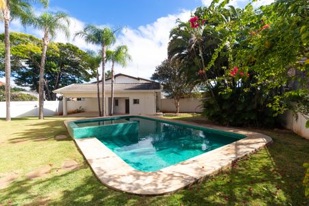 Casa de condomínio à venda com 1076m², 7 quartos e 5 vagasQuintal