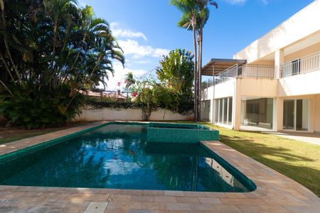 Casa de condomínio à venda com 1076m², 7 quartos e 5 vagasQuintal