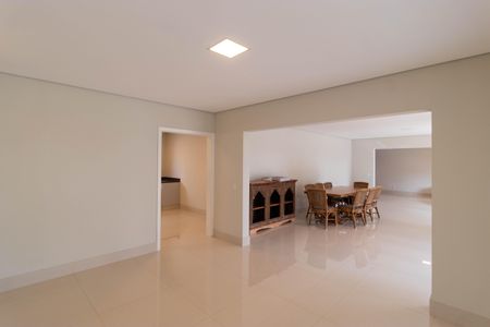 Casa de condomínio à venda com 1076m², 7 quartos e 5 vagasSala