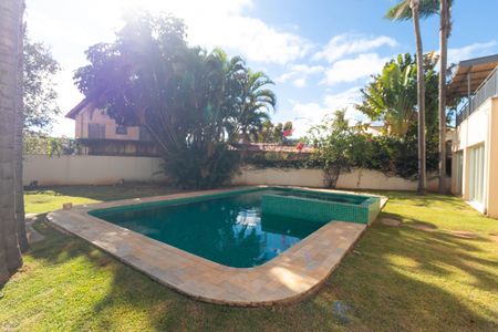 Casa de condomínio à venda com 1076m², 7 quartos e 5 vagasQuintal