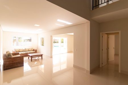 Casa de condomínio à venda com 1076m², 7 quartos e 5 vagasSala