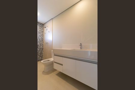 Casa de condomínio à venda com 1076m², 7 quartos e 5 vagasBanheiro da Suíte 04