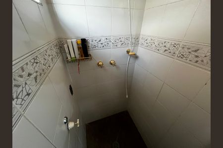 Casa para alugar com 216m², 4 quartos e 2 vagas Casa para alugar com 216m², 4 quartos e 2 vagasBanheiro da Suíte 2