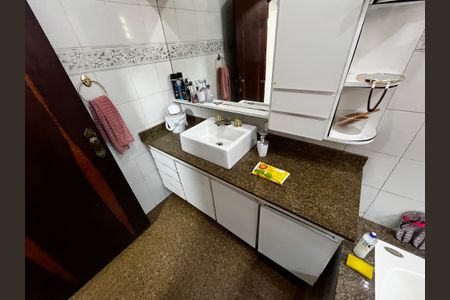 Casa para alugar com 216m², 4 quartos e 2 vagas Casa para alugar com 216m², 4 quartos e 2 vagasBanheiro da Suíte 2