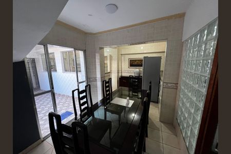 Casa para alugar com 216m², 4 quartos e 2 vagas Casa para alugar com 216m², 4 quartos e 2 vagasSala de Jantar