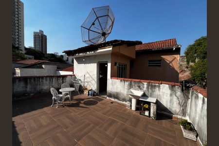 Casa para alugar com 216m², 4 quartos e 2 vagas Casa para alugar com 216m², 4 quartos e 2 vagasVaranda