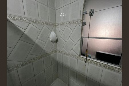 Casa para alugar com 216m², 4 quartos e 2 vagas Casa para alugar com 216m², 4 quartos e 2 vagasBanheiro da Suíte 1