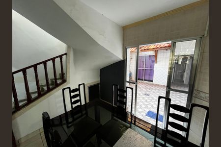 Casa para alugar com 216m², 4 quartos e 2 vagas Casa para alugar com 216m², 4 quartos e 2 vagasSala de Jantar