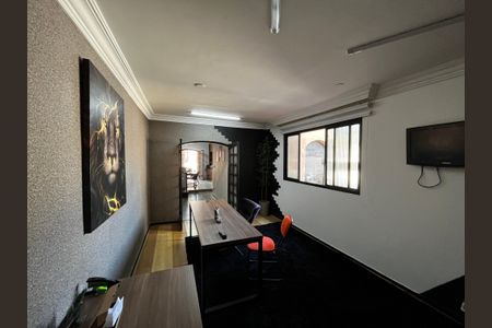 Casa para alugar com 216m², 4 quartos e 2 vagas Casa para alugar com 216m², 4 quartos e 2 vagasSuíte 1
